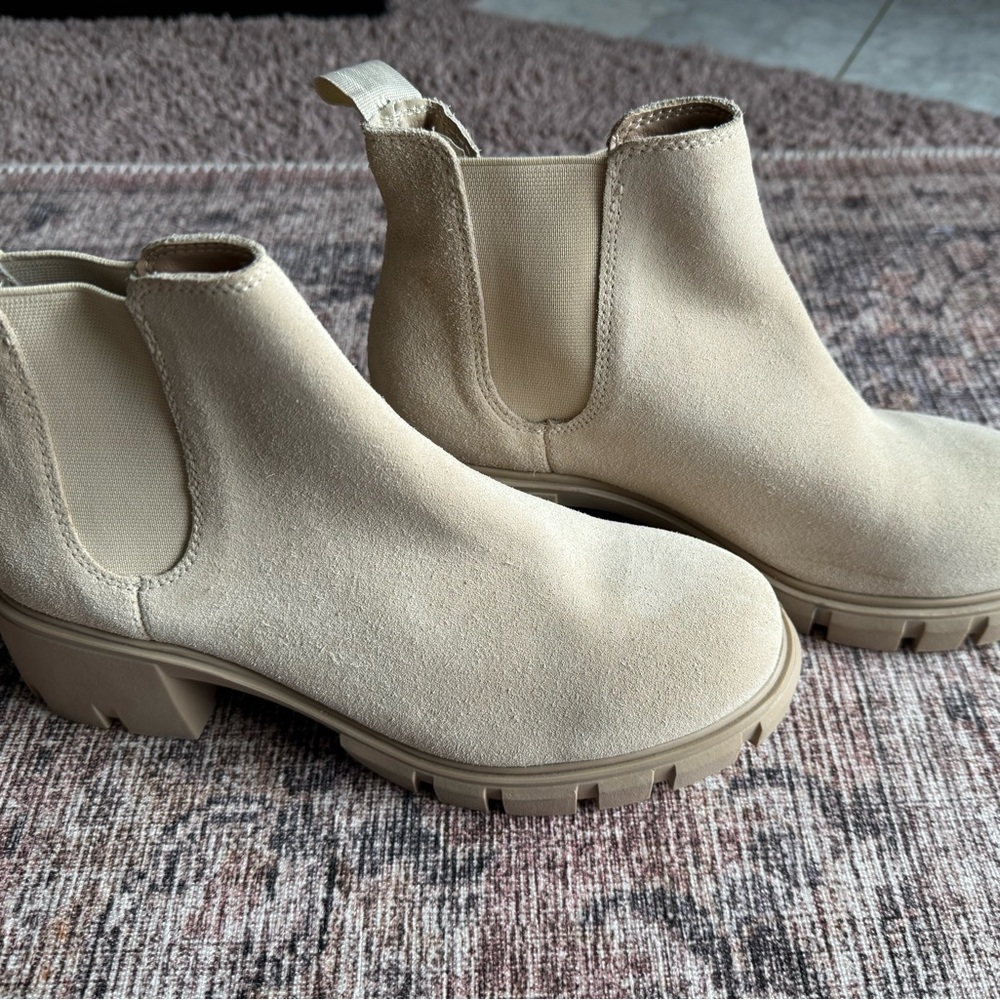 Steve Madden Chunky Suede Chelsea Boots Women’s 8.5 Never Worn